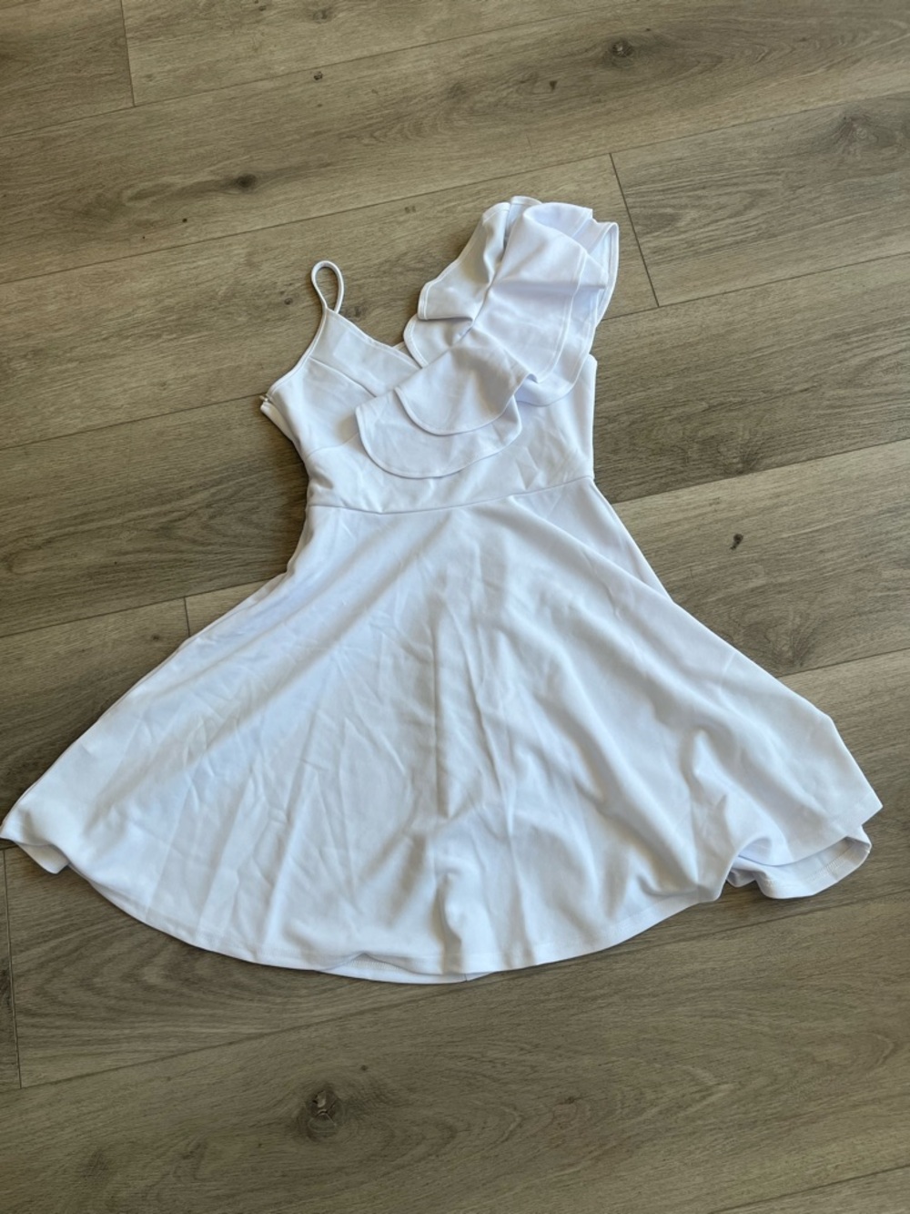 Elegant White One-Shoulder Ruffle Dress